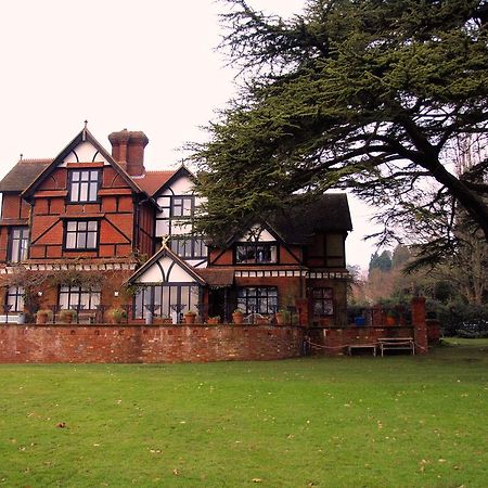 مبيت وإفطار غودالمينغ Hambledon House المظهر الخارجي الصورة