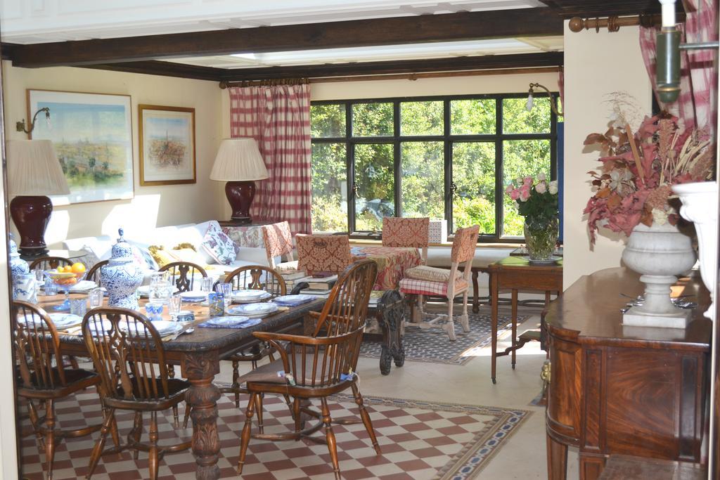 مبيت وإفطار غودالمينغ Hambledon House المظهر الخارجي الصورة